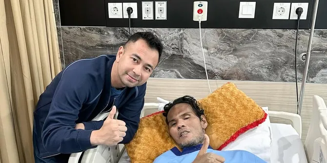 Potret Raffi Ahmad Jenguk Fahmi Bo di RS, Berharap Segera Pulih Kembali