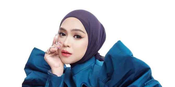 7 Potret Ria Ricis Jajal Main Padel Pertama Kali: Udah Paling Bener di Laut