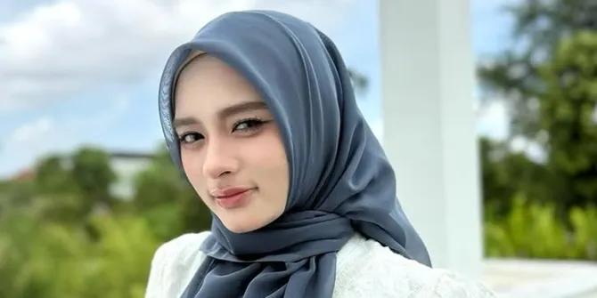 Potret Rumah 2 Lantai Inara Rusli yang Jarang Tersorot, Didesain Compact Minimalis