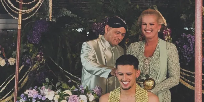Potret Siraman Justin Hubner Jelang Pernikahan dengan Jennifer Coppen