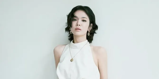Potret Song Hye Kyo Saat Syuting 'GENIE, MAKE A WISH', Bagai Putri Dubai
