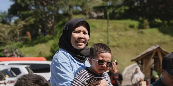 7 Potret Sus Rini Ultah Dirayakan Bareng Rayyanza, Raffi Ahmad Beri Selamat dan Terima Kasih