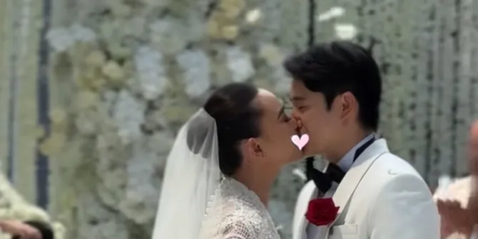 Potret Wedding Kiss Amanda Manopo dan Kenny Austin, Sah Jadi Suami Istri