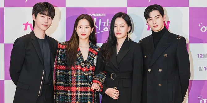 Preskon 'TRUE BEAUTY' dengan Empat Bintang Full Visual, Saat Pose Lepas Masker