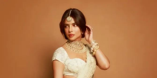 Priyanka Chopra Tampil Jadi 'Desi Girl', Nick Jonas Wakili Kekaguman Netizen