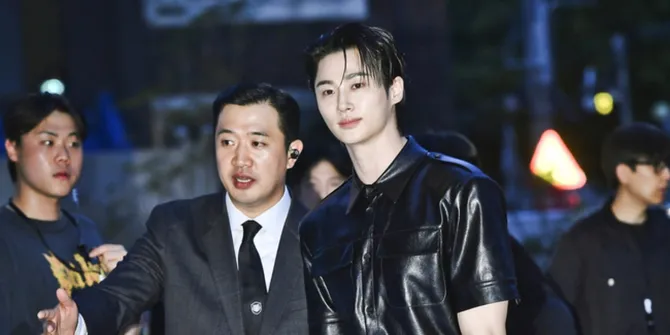 Proporsi Tubuh Byeon Woo Seok Bikin Netizen Korea Terpana