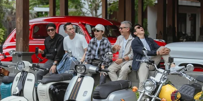 Raffi Ahmad, Gading, Desta, dan Ariel NOAH ke Rumah Soimah di Jogja, Main Gamelan