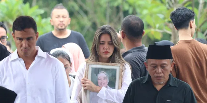 Raisa Kenang Mendiang Ibu, Ungkap Dua Lagunya Terinspirasi dari Sang Bunda