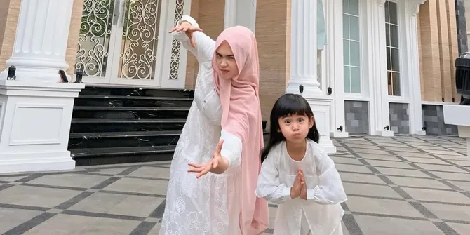 Ria Ricis dan Moana Lebaran di Rumah Baru, Langsung Mudik ke Lautan