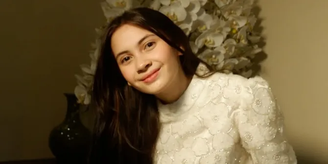 Richelle Skornicki Adik Sandrinna Michelle Rilis Single Perdana