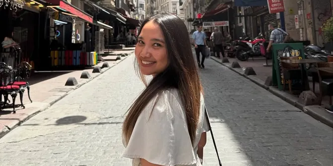 Salsa Erwina Dari UGM ke Denmark, Kini Jadi Influencer yang Bikin DPR Panas