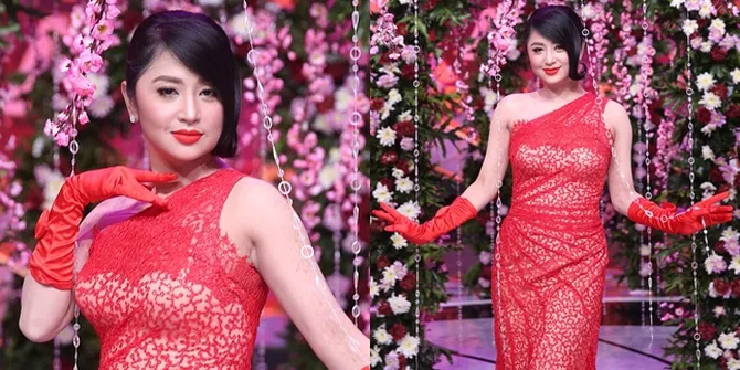 Serba Merah, Dewi Perssik Tampil Bold di DA Asia 4 Top 15 Group 3