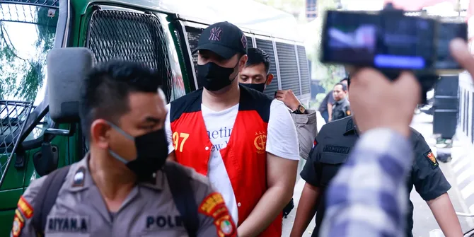 Sidang Tuntutan Ditunda, Kuasa Hukum Ungkap Ammar Zoni Kecewa - Ingin Cepat Selesai