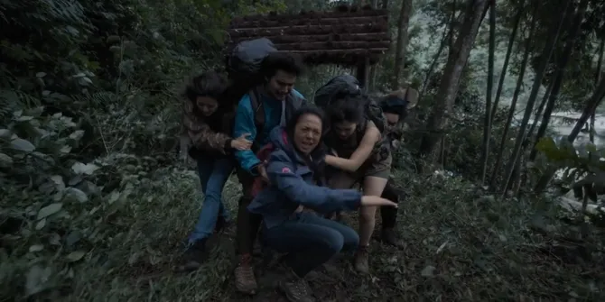 Sinopsis 'KUNCEN': Azela Putri, Davina Karamoy, & Cinta Brian Hadapi Teror Gaib di Gunung Merbabu