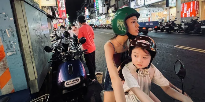 Sinopsis 'LEFT-HANDED GIRL', Potret Kehidupan Keluarga di Tengah Hiruk Pikuk Taipei - Hadir di BIFF 2025