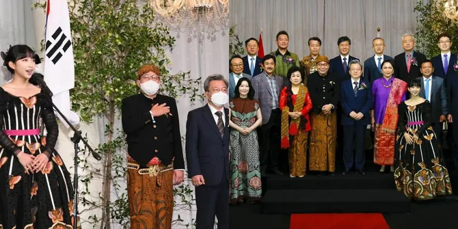 Tampil Menggunakan Batik, Berikut Potret Cantik Dita Karang SECRET NUMBER Saat Menghadiri Acara Resepsi Diplomatik KBRI Soul