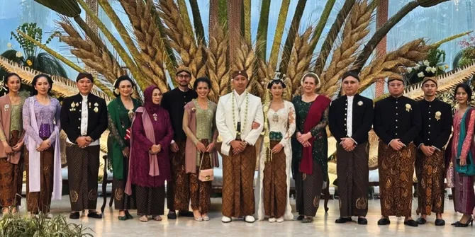 Tommy Soeharto dan Tata Cahyani di Nikahan Darma Mangkuluhur, Akur
