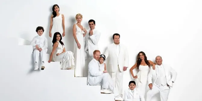 TV Show Amerika Favorit Pada Masanya, Berikut Potret Dulu vs Kini Para Pemain Series 'MODERN FAMILY'