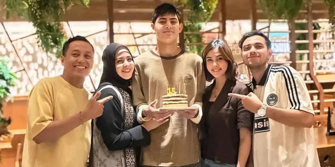 Ultah Arsen Anak Rifky Balweel, Dihadiri Risty Tagor - Postur Menjulang Curi Perhatian