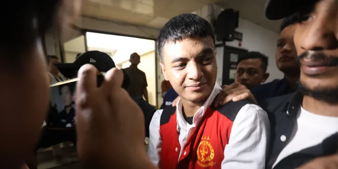 Vadel Badjideh Dijenguk Keluarga, Menahan Sedih Saat Bertemu Keponakan