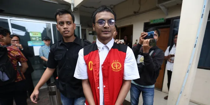 Vadel Badjideh Dituntut 12 Tahun Penjara dan Denda 1 Miliar