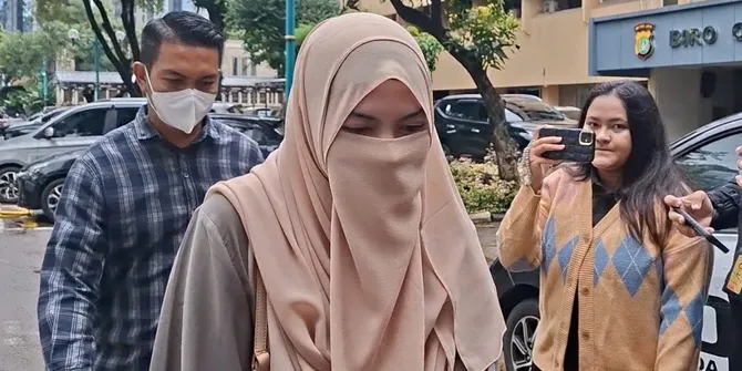 Wardatina Mawa Penuhi Panggilan Polda Metro Jaya