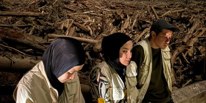 Zaskia Adya Mecca Geram Lihat Kondisi Tamiang Usai Banjir: PUAS KALIAN GUNDULKAN HUTAN?