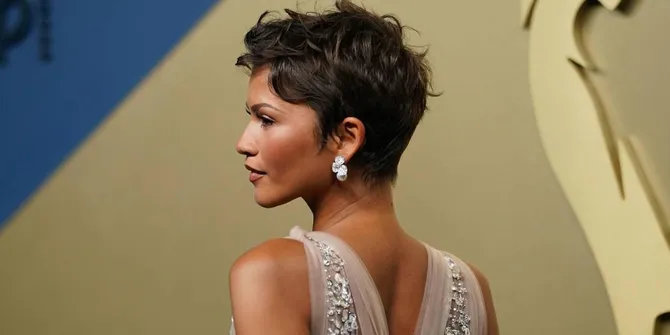 Potret Cantik Zendaya di Emmy Awards 2026, Ditemani Tom Holland