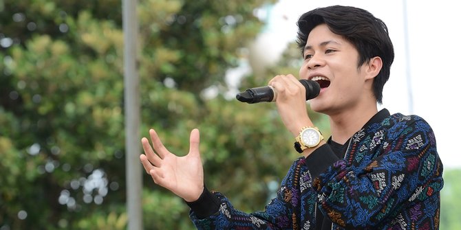 Biasanya Cuek, Kini Esal Revano Terlihat Beda Saat Perform