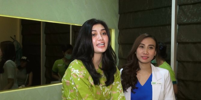 Intip Yuk Cara Si Cantik Aura Nabila Hilangkan Bulu Kaki 