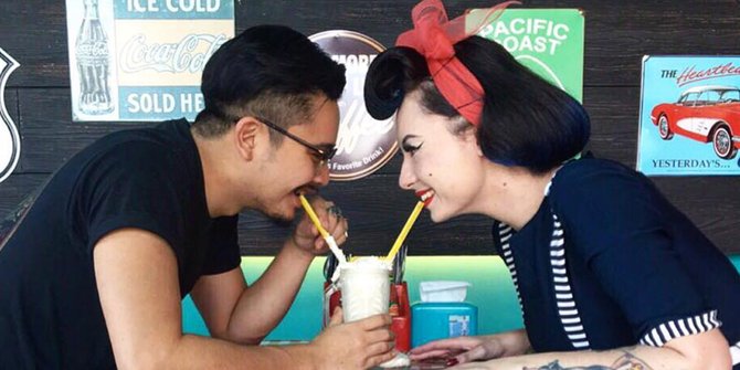 Punya Pacar Fashion Designer, Derby Romero Jadi Suka ‘Dandan