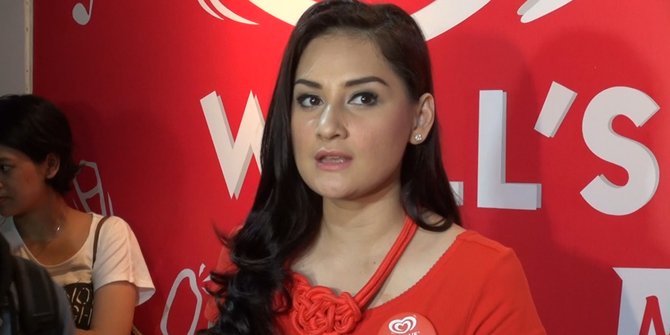 Mona Ratuliu Wajib Main Sinetron Setahun Sekali