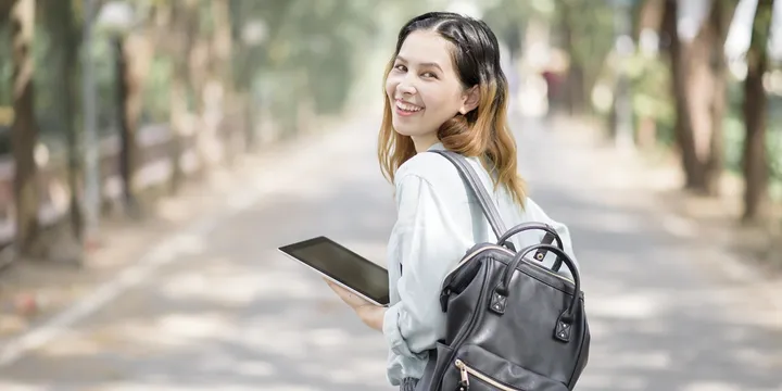 Anak Kuliah Wajib Punya, Intip Rekomendasi Tas Laptop Multifungsi yang Siap Temani Aktivitas Sehari-hari 1