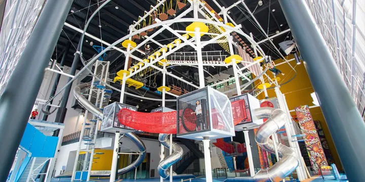 Liburan Bareng Bestie Makin Pecah, Jelajahi Keseruan HomeTeamNS Khatib di Singapura