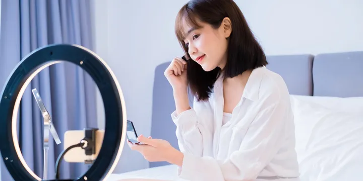 Lighting Anti Gagal, Intip 4 Rekomendasi Ring Light Biar Kontenmu Lebih Maksimal 6