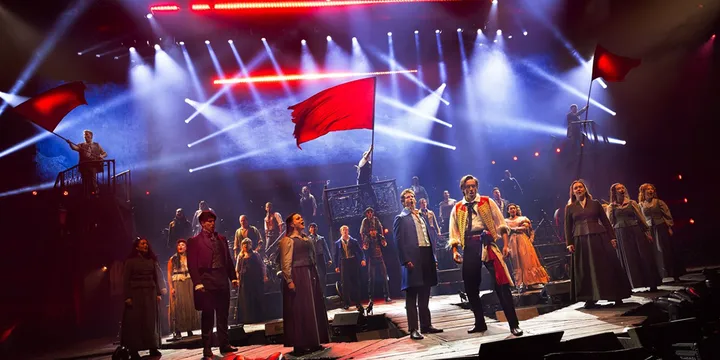 Show Paling Ditunggu di Singapura, Les Miserables: The Arena Spectacular Bikin Pengalaman Nonton Musikal yang Luar Biasa