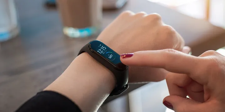 Smartwatch Kece Buat Gen Z yang Stylish, Fungsional, dan Nggak Bikin Kantong Kaget 7