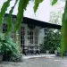 10 Potret Rumah Yuni Shara, Sejuk Penuh Tanaman - Interiornya Klasik