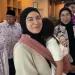 7 Potret Irish Bella Pulang Haji, Peluk Kangen Anak-Anaknya yang Ikut Jemput ke Bandara