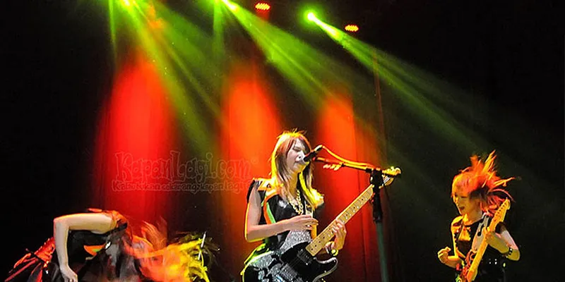 10 Band Rock Cewek Jepang Paling Keren, Setuju?