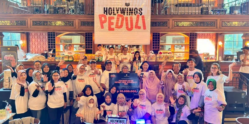 Holywings Peduli Gelar Cek Mata Gratis dan Bagikan Kacamata untuk Lansia, Sekaligus Salurkan Bantuan Sosial
