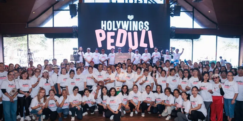 Holywings Peduli Gelar Senam Poco-Poco di Manado, Bagikan Bantuan untuk Warga