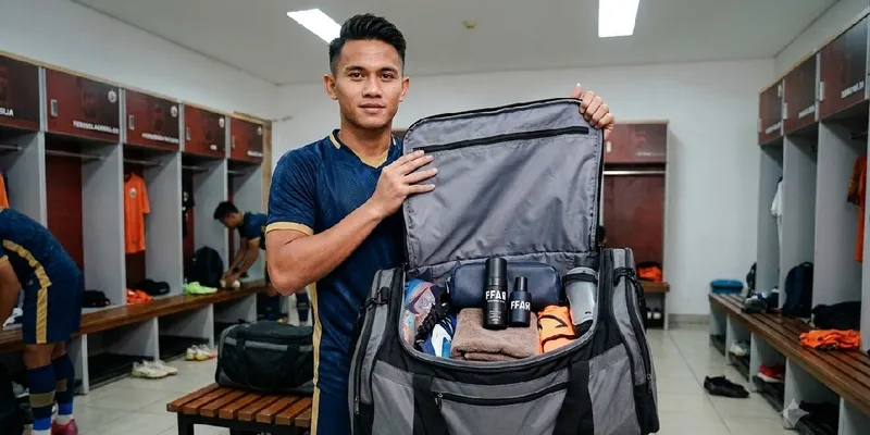 Sebelum Berangkat Main Bola, Cek Dulu Isi Football Bag Kamu Sudah Lengkap Belum?