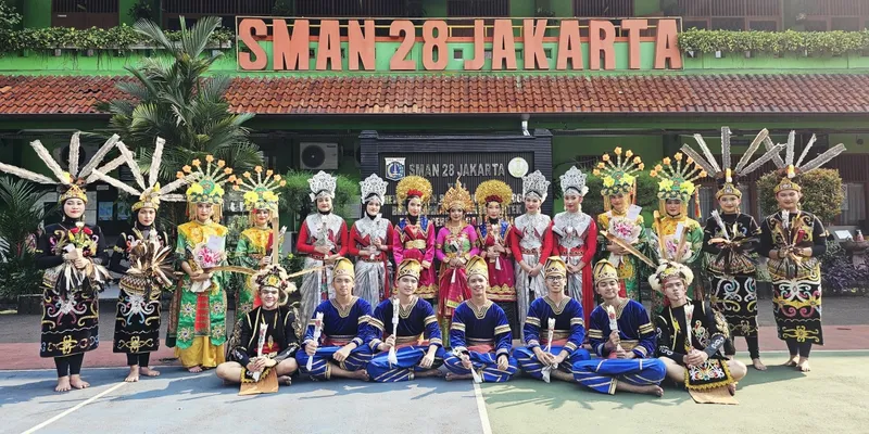 Tim Kesenian SMA Negeri 28 Jakarta Bawa Nama Indonesia Bersinar di Panggung Dunia 