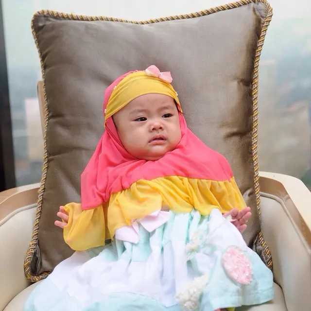 Galeri Hijab Baby Warna-Warni Maryam, Putri Oki Setiana 
