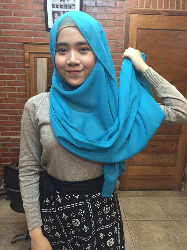 Tutorial Hijab Praktis Memakai 1 Jarum Pentul ala Tiffany 