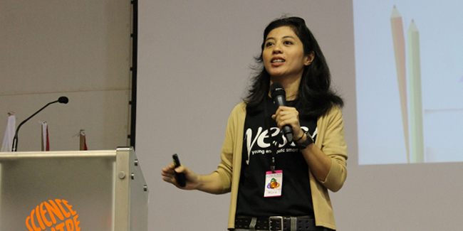 Membanggakan, Wanita Ini Satu-Satunya Pembicara Indonesia 