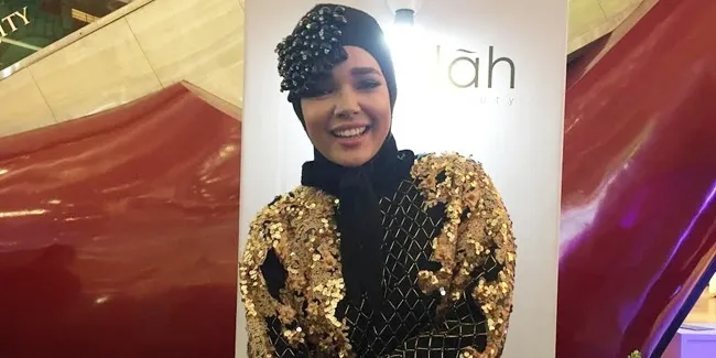 Gaya Hijab Kece dan Super Cantik Ala Dewi Sandra - Vemale.com