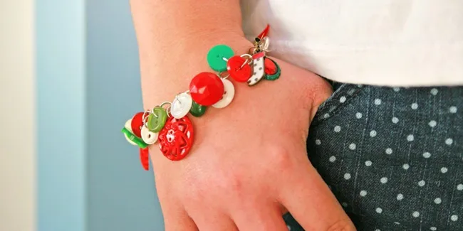 Do It Yourself Vemale diy gelang dari kancing baju bertema natal