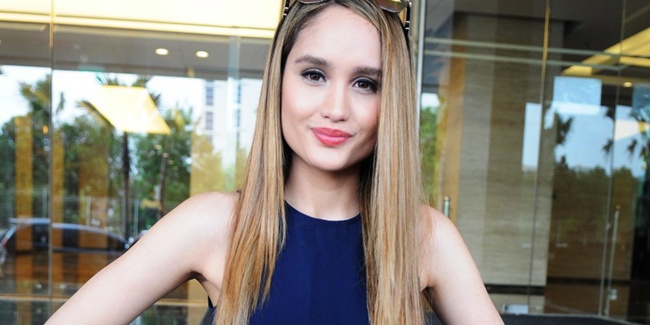 Tak hanya cantik, 7 artis ini juga unggul dalam bidang akademis